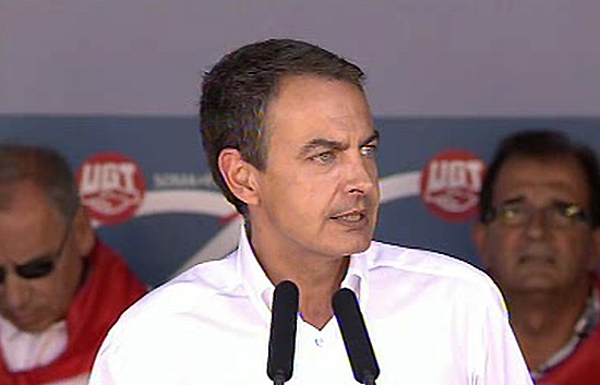 Zapatero anuncia que las 'pensiones m&iacute;nimas mantendr&aacute;n su poder adquisitivo'