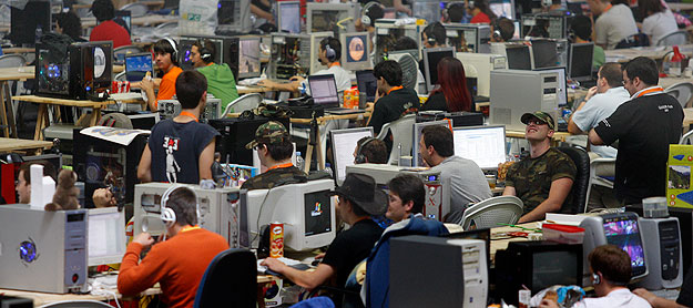 Los j&oacute;venes espa&ntilde;oles se conectan mucho m&aacute;s a internet que sus compa&ntilde;eros europeos.