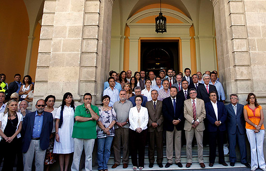 Concentraciones en varias ciudades espa&ntilde;olas por el atentado de ETA en Calvi&agrave;