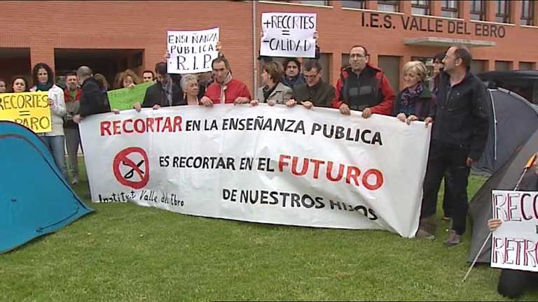 Concentraciones por la huelga en la ense&ntilde;anza en distintos puntos de Espa&ntilde;a