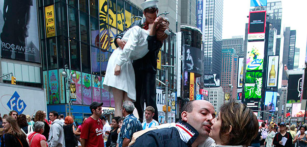 Besos en Times Square