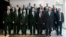 Foto de familia del Consejo de Gobierno del Banco Central Europeo (BCE), encabezada por su presidente, Mario Draghi poco antes de iniciar su reunión en Barcelona Foto de familia del Consejo de Gobierno del Banco Central Europeo (BCE), encabezada por su presidente, Mario Draghi poco antes de iniciar su reunión en Barcelona