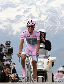 Contador decidir&aacute; en la monta&ntilde;a el futuro de su 'maglia' rosa.