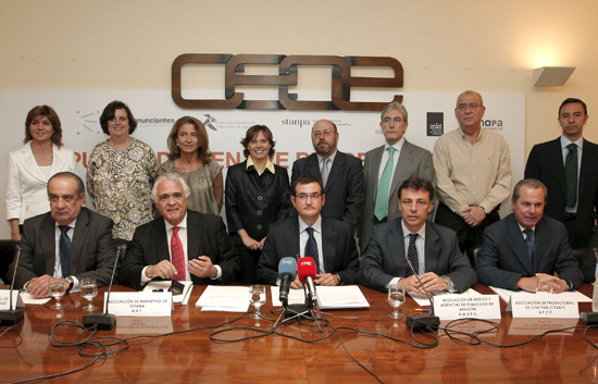 Iniciativa de 16 asociaciones contra la retirada de la publicidad en TVE