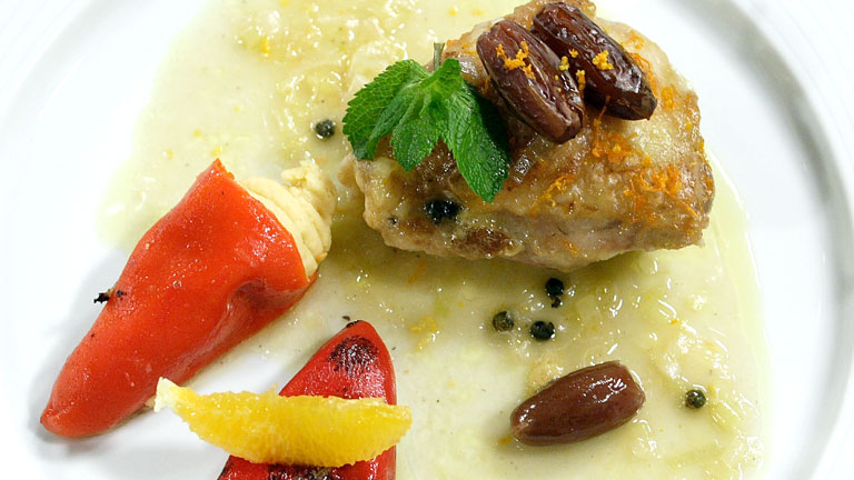 Saber Cocinar - Contramuslos de pollo en salsa con piquillos rellenos