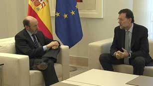 Ver v&iacute;deo  'La conversaci&oacute;n telef&oacute;nica entre Rajoy y Rubalcaba deja una cita para este viernes en Moncloa'
