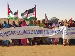 Ver v&iacute;deo  'Los cooperantes espa&ntilde;oles secuestrados en el S&aacute;hara est&aacute;n vivos y en manos de Al Qaeda'