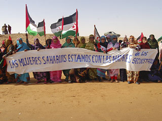 Ver v&iacute;deo  'Los cooperantes secuestrados en el S&aacute;hara est&aacute;n vivos y en manos de Al Qaeda'