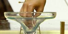 La copa, donde se depositan las bolas antes de ser cantadas La copa, donde se depositan las bolas antes de ser cantadas