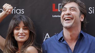 Ver v&iacute;deo  'Coraz&oacute;n - Pen&eacute;lope Cruz y Javier Bardem se trasladan a Londres'