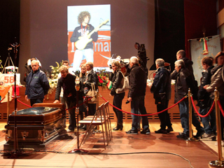 Ver v&iacute;deo  'Coriano despide a Simoncelli'