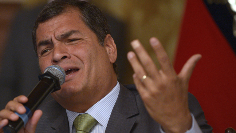 Correa, dispuesto a retomar el di&aacute;logo con Reino Unido
