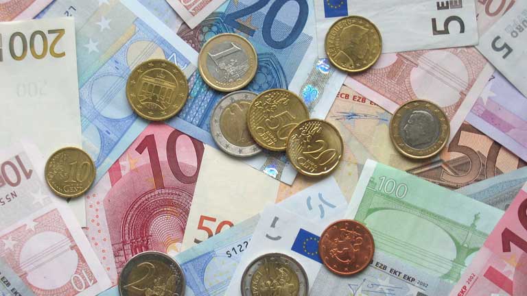 Los inversores exigen los mismos intereses para comprar bonos a diez y a tres a&ntilde;os