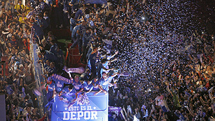 Ver v&iacute;deo  'Coru&ntilde;a celebr&oacute; a lo grande el retorno del 'Depor' a Primera'