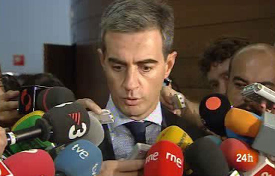 Costa se siente a&uacute;n secretario general y lamenta que la direcci&oacute;n PP a&uacute;n no le llame