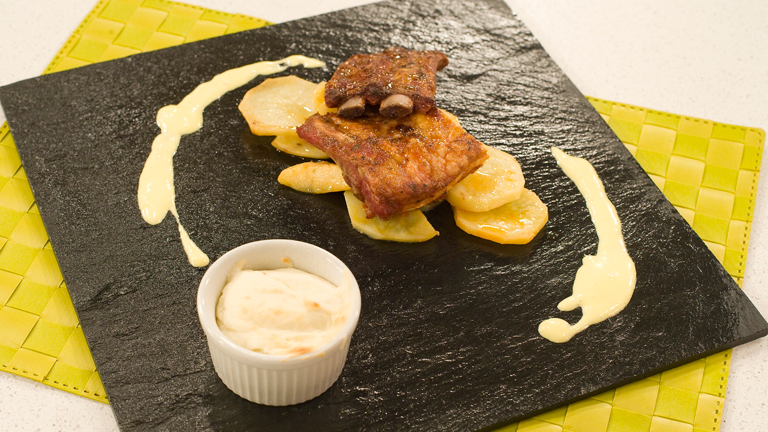 Saber Cocinar - Costillar asado con souffl&eacute; de queso