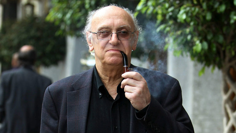 El escritor Petros M&aacute;rkaris presenta su libro sobre la crisis en la que est&aacute; sumida Grecia
