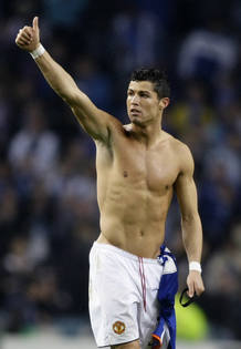 Cristiano Ronaldo vale 82 millones, atendiendo a su valor mediático. Cristiano Ronaldo vale 82 millones, atendiendo a su valor mediático.