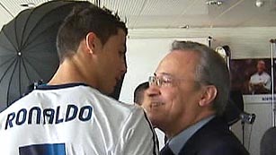 Ver v&iacute;deo  'Cristiano se r&iacute;e con Mourinho pero no con Florentino'