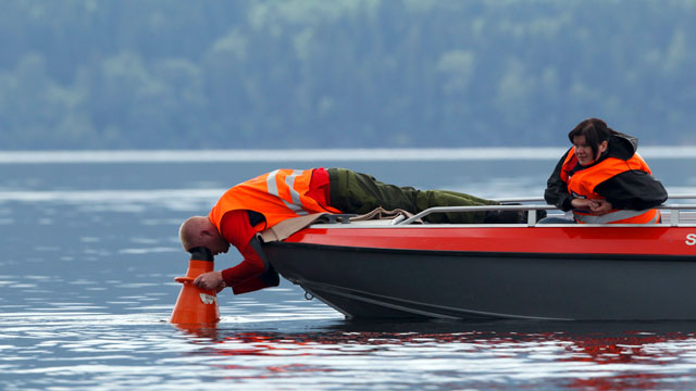 Primeras cr&iacute;ticas a la actuaci&oacute;n policial en la masacre noruega