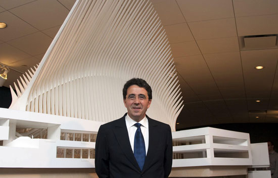 Calatrava presenta en Nueva York una exposici&oacute;n sobre la estaci&oacute;n que ha dise&ntilde;ado para la zona de Manhattan destruida el 11-S
