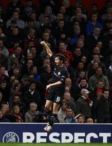 Dzagoeb celebra uno de los goles del CSKA de Mosc&uacute; en Old Trafford ante el Manchester United.