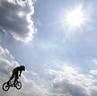El alem&aacute;n Luis Brethauer compite en los cuartos de final de Ciclismo BMX de los Juegos Ol&iacute;mpicos de Londres.