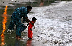 Ver v&iacute;deo  'Cuatro a&ntilde;os del 'tsunami' que arras&oacute; Indonesia'