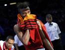 El cubano Lazaro Alvarez Estrada deja el ring despu&eacute;s de derrotar al estadunidense Jos&eacute; D&iacute;az Jr. en la ronda de 16 de boxeo durante los Juegos.
