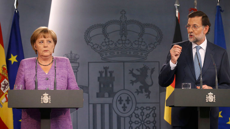 Merkel y Rajoy defienden el futuro del euro en la visita de la canciller a Madrid