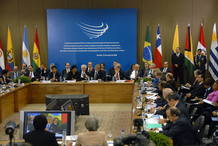 Vista general de la cumbre extraordinaria de la Uni&oacute;n de Naciones Suramericanas (Unasur), convocada en Brasilia (Brasil) para firmar el acta constitutiva de este organismo (23/05/2008).