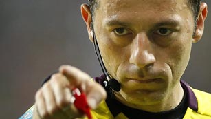Ver v&iacute;deo  'Cuneyt Cakir, &aacute;rbitro turco para el Espa&ntilde;a - Portugal de la Eurocopa 2012'