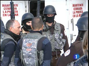 Ver v&iacute;deo  'Cursos de armas para los que vayan a 'faenar' en el &Iacute;ndico'