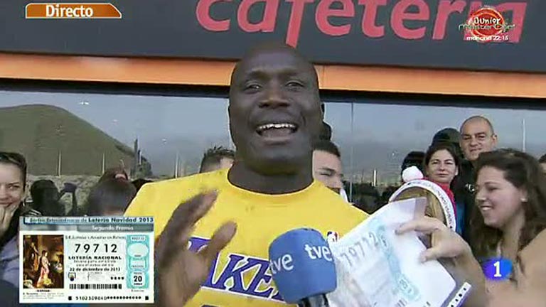 La mañana de La 1: 'Dani', que llegó en cayuco a Canarias, premiado con un décimo del Gordo