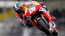 Dani Pedrosa gana y se coloca l&iacute;der