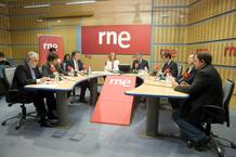 Juan Fernando López Aguilar (PSOE), Iñigo Méndez de Vigo (PP), Willy Meyer (IU-ICV), Oriol Junqueras (Europa de los Pueblos), Salvador Sedó (Coalición por Europa) y Luis de Velasco (UPyD) durante el debate "Concienciados con Europa" de RNE y RTVE.es Juan Fernando López Aguilar (PSOE), Iñigo Méndez de Vigo (PP), Willy Meyer (IU-ICV), Oriol Junqueras (Europa de los Pueblos), Salvador Sedó (Coalición por Europa) y Luis de Velasco (UPyD) durante el debate "Concienciados con Europa" de RNE y RTVE.es