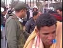 Ir al Video&nbsp;Decenas de miles de personas esperan ayuda para salir de Libia