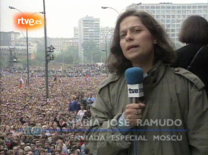 Ir al Video&nbsp;Decenas de miles de personas presionan a los golpistas en las calles de Mosc&uacute;