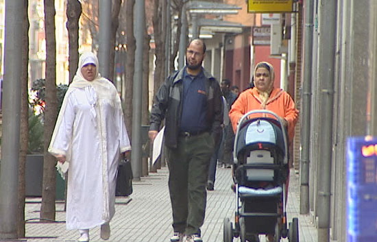 La decisi&oacute;n del ayuntamiento barcelon&eacute;s de Vic de no empadronar inmigrantes