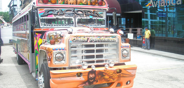 Decoraci&oacute;n de autobuses en la Ciudad de Panam&aacute;