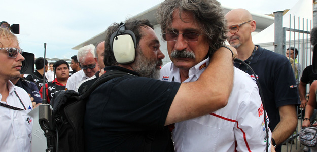 Deje aquí su mensaje de condolencia y despedida para Marco Simoncelli Deje aquí su mensaje de condolencia y despedida para Marco Simoncelli