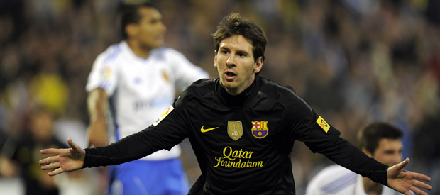 El delantero del Barça Lionel Messi celebra uno de sus dos goles marcados ante el Zaragoza. El delantero del Barça Lionel Messi celebra uno de sus dos goles marcados ante el Zaragoza.