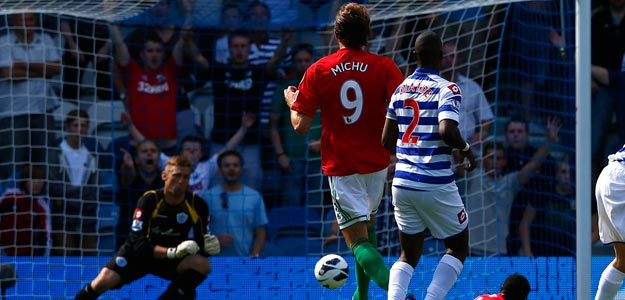 El delantero espa&ntilde;ol Michu anota el primer gol del Swansea frente al Queen's Park Rangers