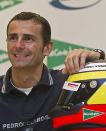 Imagen de Pedro de la Rosa durante un acto promocional.