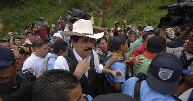 EL DEPUESTO PRESIDENTE MANUEL ZELAYA LLEGA A HONDURAS EL DEPUESTO PRESIDENTE MANUEL ZELAYA LLEGA A HONDURAS