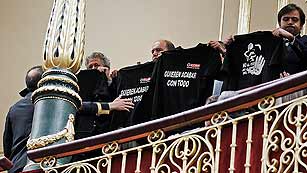Ver v&iacute;deo  'Desalojan a un grupo de mineros de la tribuna del Congreso tras exhibir camisetas reivindicativas'