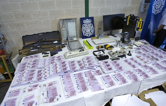 Desarticulada en Valencia la mayor red de falsificaci�n de billetes de 500 euros de la UE