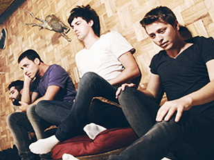 Desc&aacute;rgate el primer single de The Casters