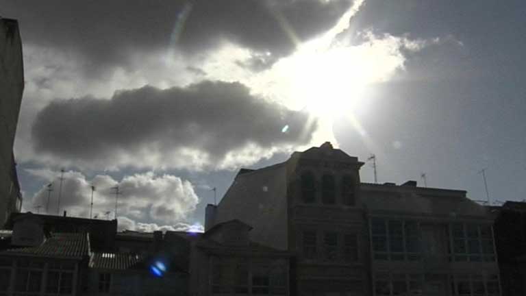 Viento fuerte en el Ampurd&aacute;n y Albor&aacute;n con descenso de temperaturas
