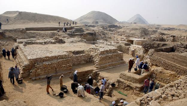 NUEVA PIR&Aacute;MIDE DESCUBIERTA EN SAQARA